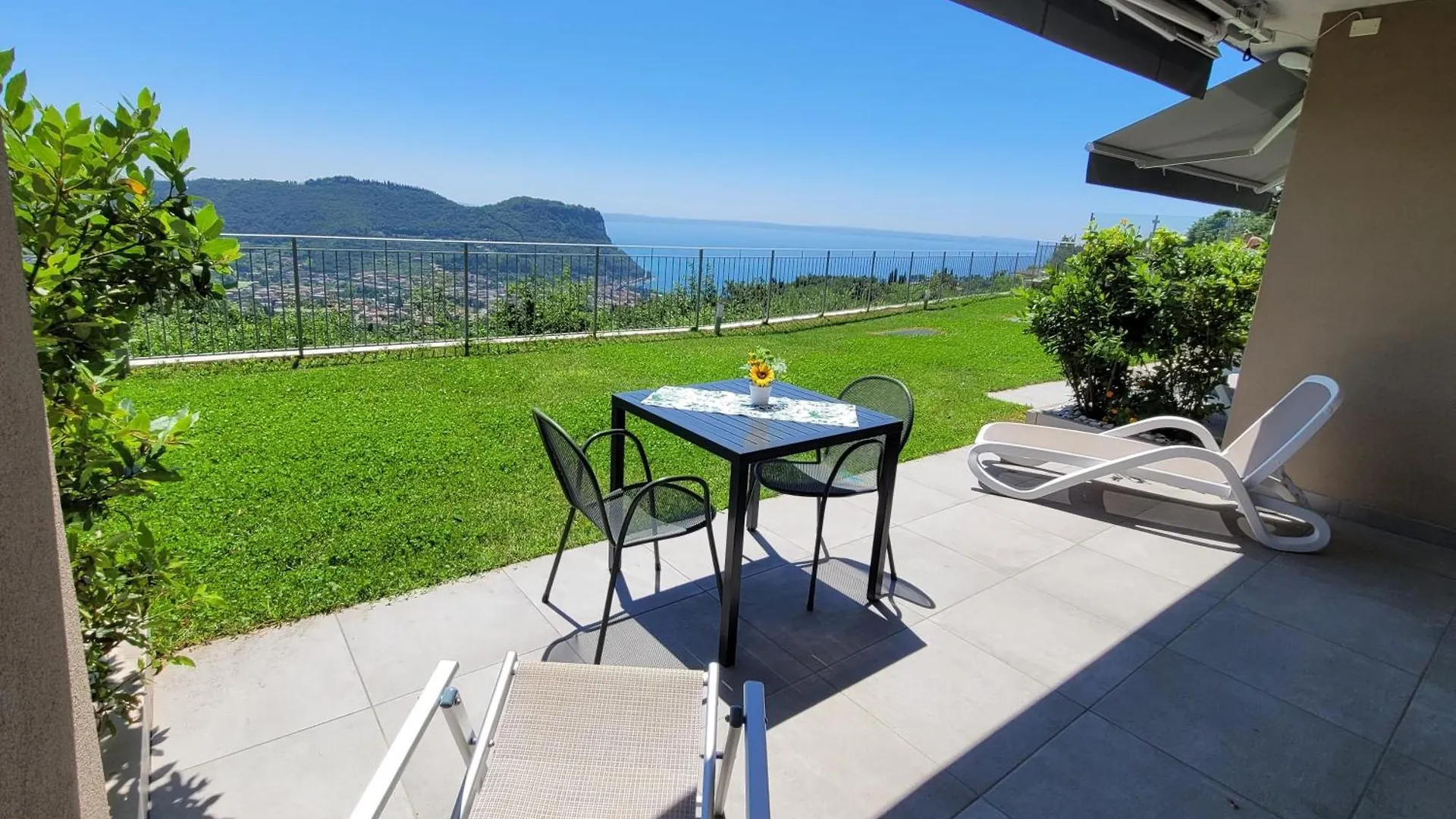 Aparthotel Appartamenti Annachiara Costermano